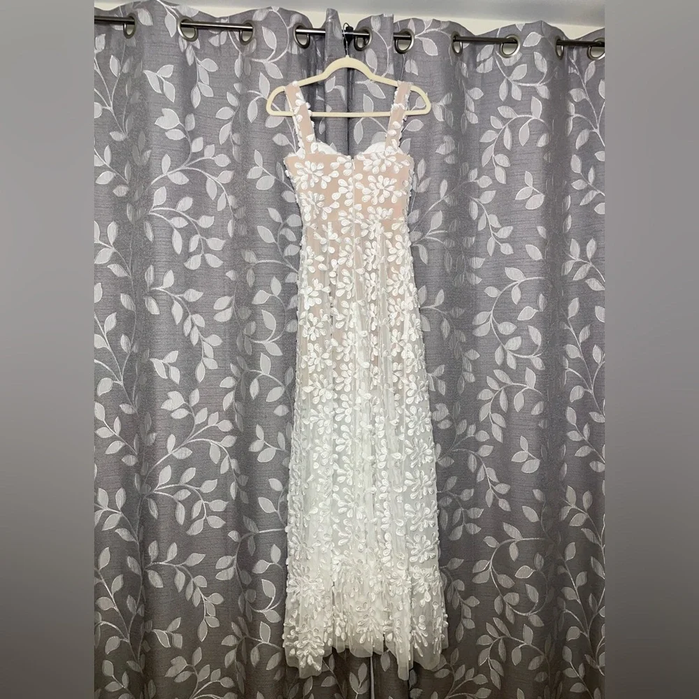 Dress the Population Anabel Sweetheart Embroidered Gown